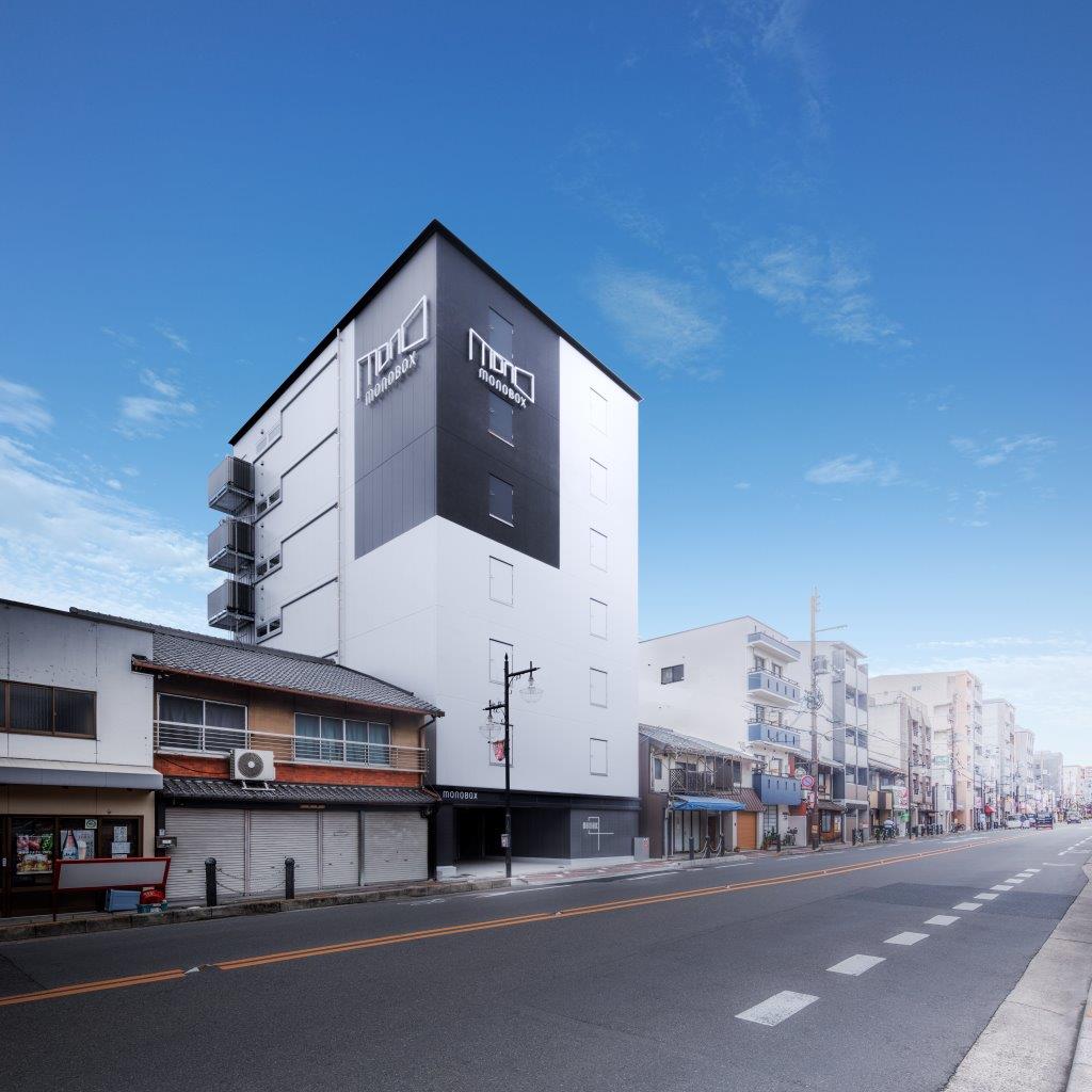 MONOBOX京都二条店 supported by ハロー ストレージ